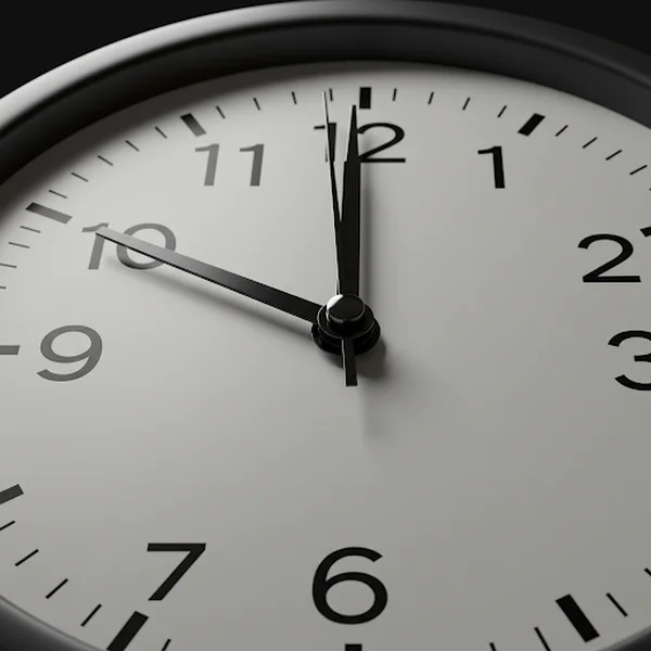 Analog clock showing exactly 3 o'clock (3:00) hour hand